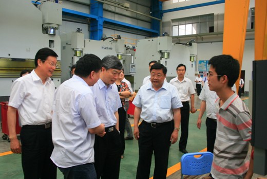 President of Huazhong University of Science and Technology visited our company